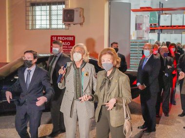 En la visita, S. M. La Reina Sofía pudo conocer de primera mano el trabajo que realizamos en el Banco de Alimentos.