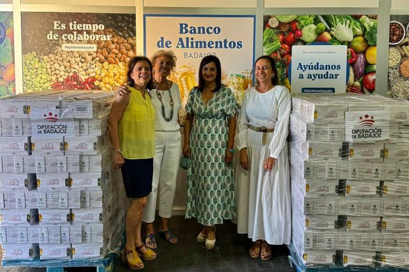 La Diputación de Badajoz dona conservas de pescado